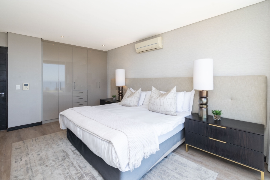 To Let 3 Bedroom Property for Rent in Green Point Western Cape